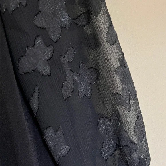 CeCe Lace Sleeve Stretch Crepe Blouse Rich Black XS - Picture 3 of 5